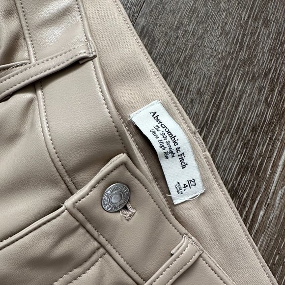 Abercrombie & Fitch Women's Tan and Cream Trousers - Picture 5 of 5